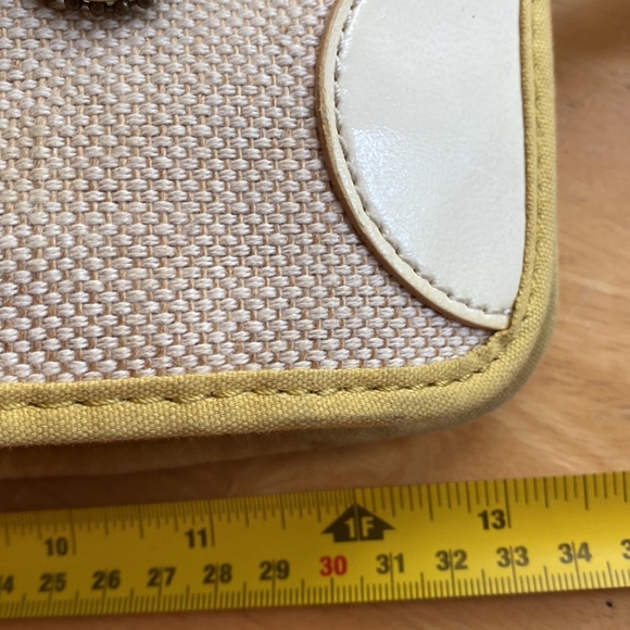 Fossil tote, 14x13x5”, canvas in pre-owned good condition with light spots - Picture 13 of 17